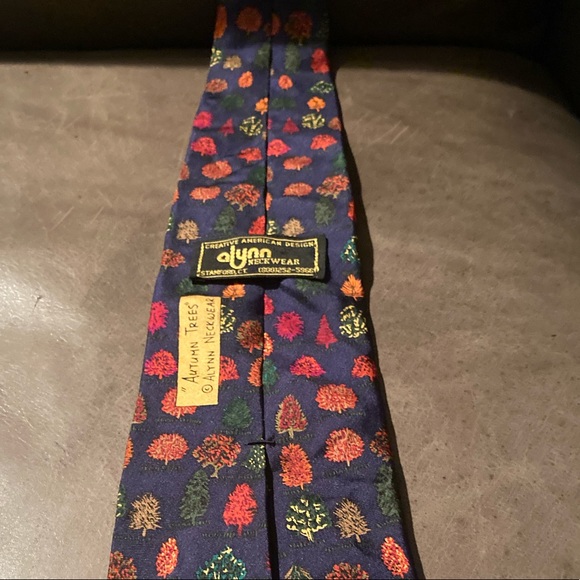 Vintage  “Autumn Trees” Alynn Neckwear tie - Picture 9 of 11